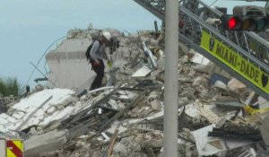 Effondrement d'un immeuble en Floride: les secouristes à la recherche des disparus