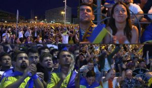 Euro-2020: les supporters ukrainiens célèbrent le but contre la Suède