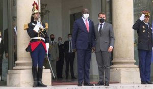 Emmanuel Macron reçoit le président du Liberia, George Weah à l'Élysée