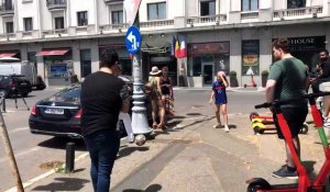 EURO 2021 - Ambiance devant l’hôtel de l’équipe de France à Bucarest avant France - Suisse