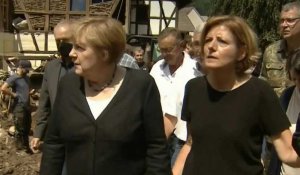 Inondations: Merkel découvre une dévastation "surréaliste"