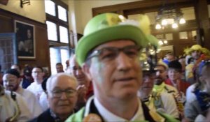 Bailleul : de longs applaudissements en hommage aux carnavaleux décédés