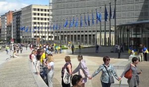 Une chaîne humaine à Bruxelles en soutien à l'Ukraine