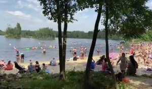 Le plan d'eau du terril des Argales à Rieulay pris d'assaut avec les fortes chaleurs