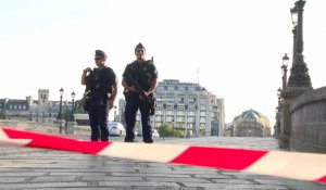 Tués sur le Pont-Neuf: reconstitution sur les lieux du drame