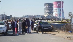 Afrique du Sud: deux fusillades dans des bars font 19 morts