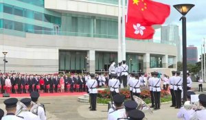 Hong Kong: cérémonie de lever du drapeau pour marquer le 25e anniversaire de la rétrocession (2)