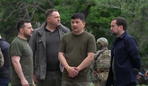 Rare déplacement de Volodymyr Zelenksy dans le sud de l'Ukraine
