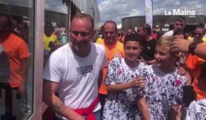 VIDÉO. Le Mans : Jean-Pierre Papin au Mondial U12 du Villaret : la ferveur intacte