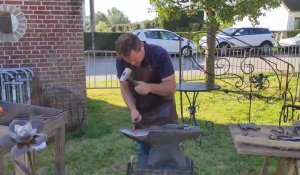 Démonstration du travail d'un forgeron à la Fête des vergers de Volckerinckhove