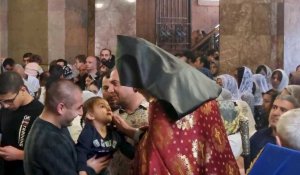 Arménie: des fidèles prient pour le Nagorny Karabakh lors d'un service spécial