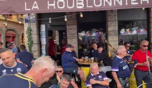 Lille : folle ambiance avec les supporters écossais pour la coupe du monde de Rugby sur la Grand-Place