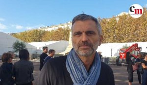 Deux professeurs s'expriment lors du rassemblement en hommage à Dominique Bernard à Bastia