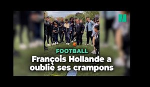 François Hollande joue au foot avec les pires chaussures