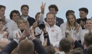 En Pologne, l'opposition pro-européenne revendique la victoire aux législatives