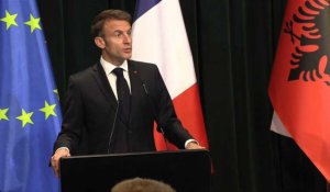 Attaque de Bruxelles: Macron a "une pensée particulière pour nos amis belges et suédois"