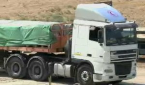 Des camions d'aide humanitaire pour Gaza arrivent du côté palestinien de Rafah