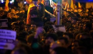 Loi d'amnistie en Espagne : l'opposition dénonce "l'accord de la honte", "un coup d'État"