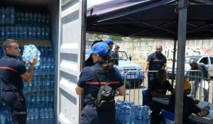 Mayotte: début de la distribution générale d'eau en bouteille