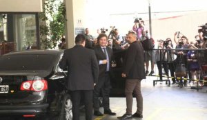 Le président élu Milei se rend à l'hôtel après sa rencontre avec Fernandez