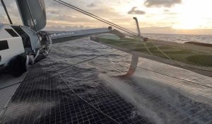 VIDÉO Arkéa Ultim Challenge. Au milieu de l'Atlantique, Thomas Coville vole sur l'eau avec Sodebo 3