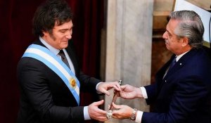 Argentine : le nouveau président ultralibéral Javier Milei annonce un "choc" d'austérité