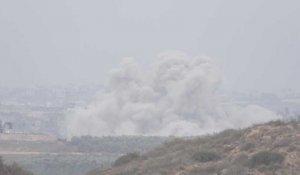Un grand nuage de fumée s'élève dans le nord de la bande de Gaza, une vue depuis Israël