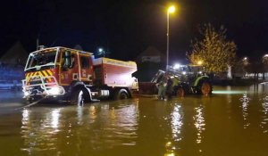 Les agriculteurs en aide aux pompiers de l'oise