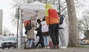 A Paris, MSF soigne des patients sans aucune aide médicale