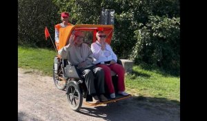 VIDÉO. « Ça nous permet de vivre » : ces résidents d'Ehpad se font promener à vélo, près de Rennes