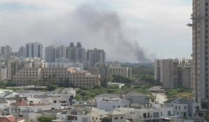 Fumée au-dessus de Gaza, vue depuis Ashkelon, après des frappes israéliennes