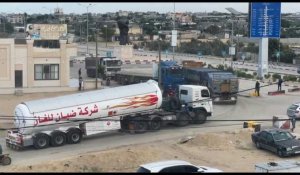 Des camions d'aide humanitaire et de carburant entrent dans la bande de Gaza via Rafah