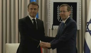 Arrivé en Israël, Emmanuel Macron rencontre le président Isaac Herzog