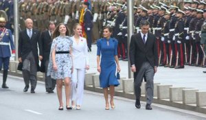 Espagne : la princesse Leonor arrive au parlement avant de jurer fidélité