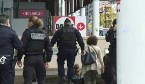 Femme maîtrisée dans le RER C: la police sur place