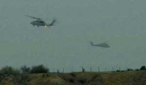 Des hélicoptères israéliens volent en direction de la bande de Gaza