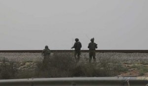 Véhicules militaires israéliens près de la ville de Sdérot