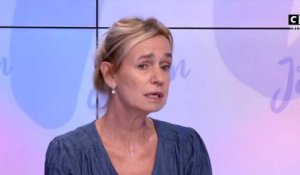 "Je me suis réveillée avec la gueule cassée" :  Sandrine Bonnaire revient sur son agression par...