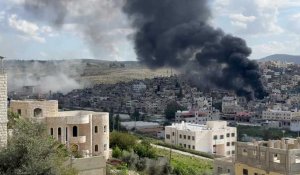Cisjordanie : de la fumée s'élève au-dessus du camp de Nur Shams lors d'un raid israélien