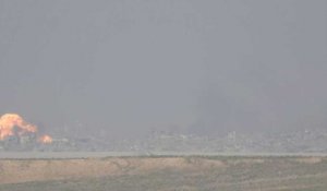 De la fumée s'élève dans la bande de Gaza après des frappes, vue d'Israël