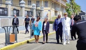 Elisabeth Borne arrive à Cayenne pour réveilloner avec les militaires en Guyane