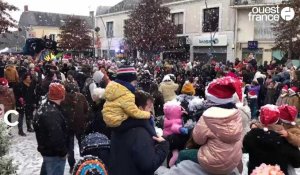 VIDÉO. Un bain de foule pour fêter Noël à Challans
