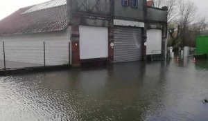 La rue Saint-Gengoult sous les eaux à Montreuil-sur-Mer