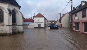 La Grand-Rue de Thérouanne ne se traverse qu'en tracteur ce mercredi 3 janvier.