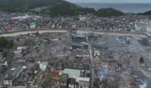 Images aériennes de bâtiments rasés après le séisme mortel dans le centre du Japon