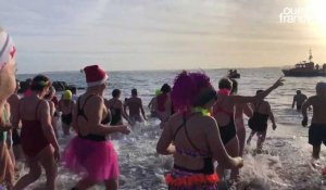 VIDÉO. Bain du Nouvel an : avez-vous déjà vu... une chenille de baigneurs dans une eau à 12 degrés ?