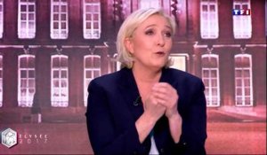 Marine Le Pen dézingue Fillon