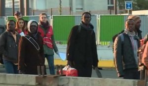 Migrants : un camp évacué dans le calme à La Chapelle, dans le nord de Paris