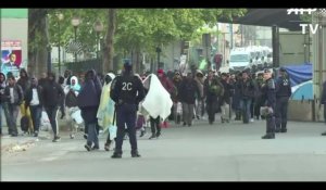 Paris : un camp de migrants évacué par les forces de l'ordre porte de la Chapelle (Vidéo