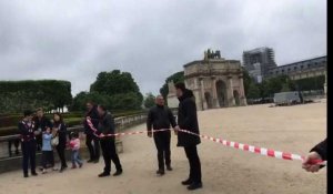 L'esplanade du Louvre évacuée pour "de simples vérifications par mesure de précaution"